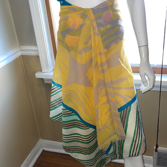 Loft Palm Print Cotton Sarong - Picture 2 of 9